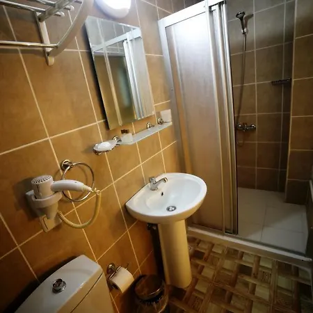 Broonklyn Hotel 2*